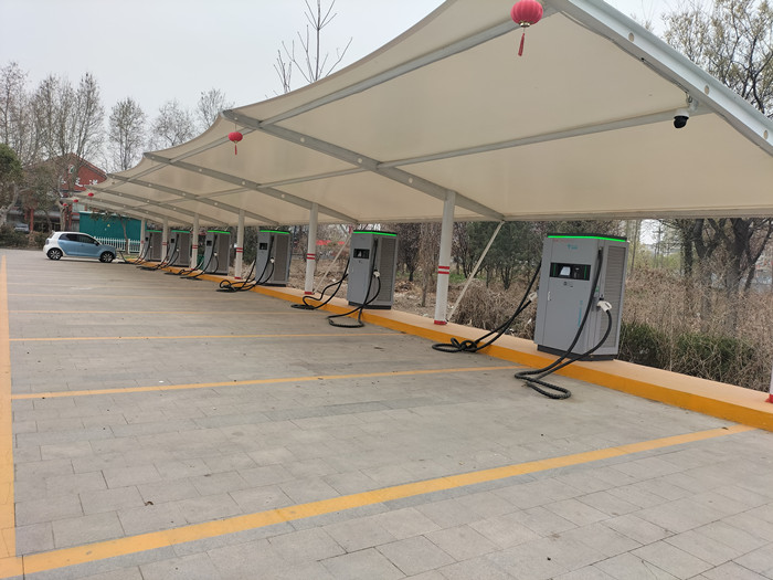 康姆勒新能源高速充电桩:充电桩是干啥用的?