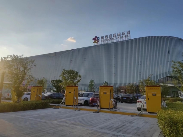 康姆勒新能源快速充电站：重卡换电互联互通的未来发展趋势