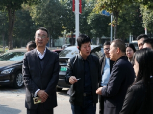 省政府领导来康姆勒超级充电站参观指导