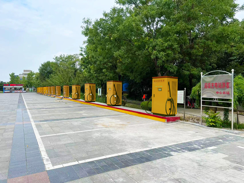 康姆勒电动汽车智能充电桩:小区充电桩建设短板的补齐方式