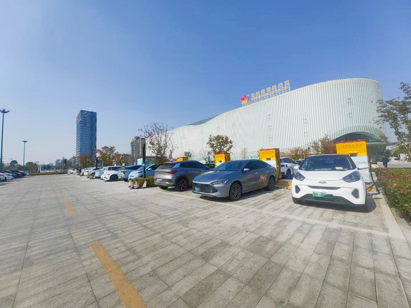 康姆勒120kw直流快充：新能源汽车下乡 充电基础设施建设开拓下沉市场