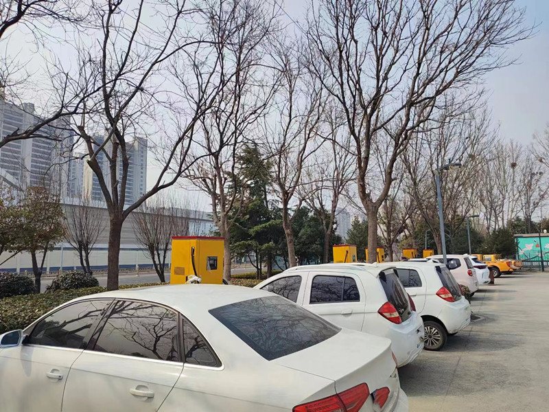 康姆勒400kw群充充电桩：充电桩产业链、商业模式及政策监管