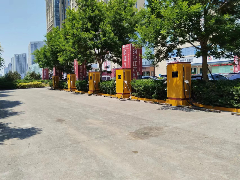 康姆勒新能源直流充电桩：加油站内设置汽车充电桩安全管理相关要求 