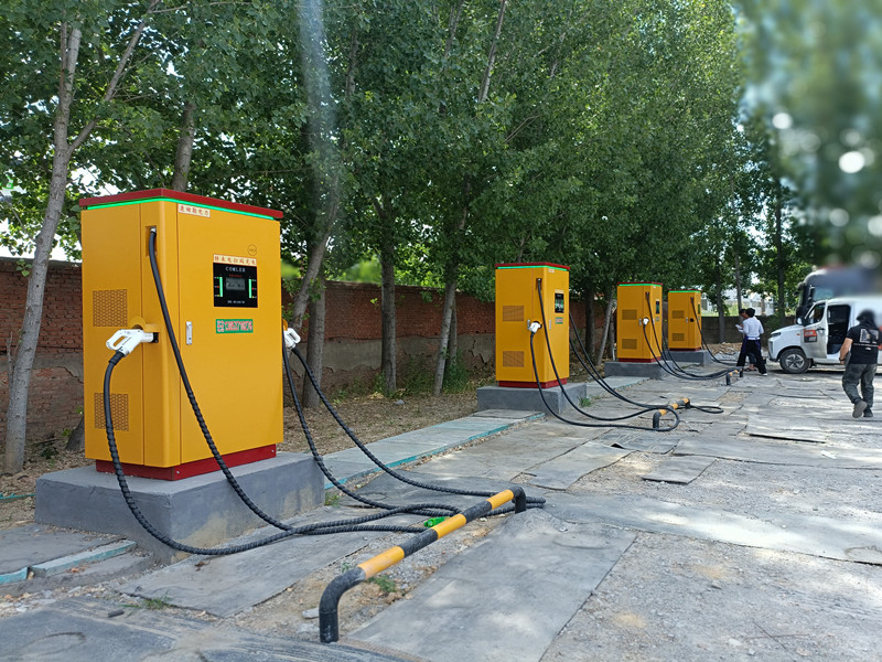 康姆勒电动重卡充电桩解读:充电车位占用,一场“车位之争”如何破局?