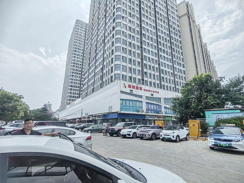 康姆勒物流港口重卡快充充电桩：充电桩行业，正在经历一场双重绞杀